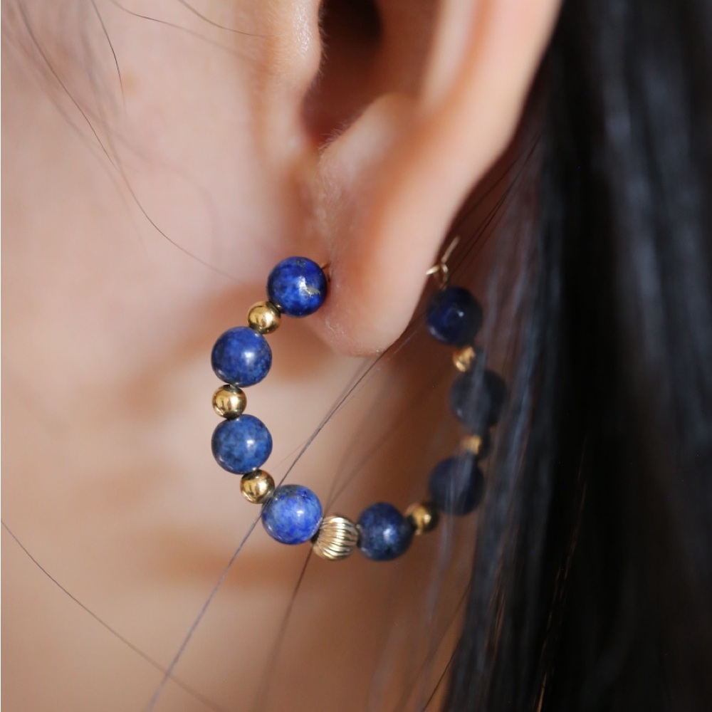 18k Gold and Blue Sapphire Earrings